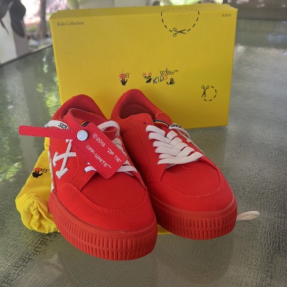 Off-White Toddler Sneakers - Picture 6 of 9